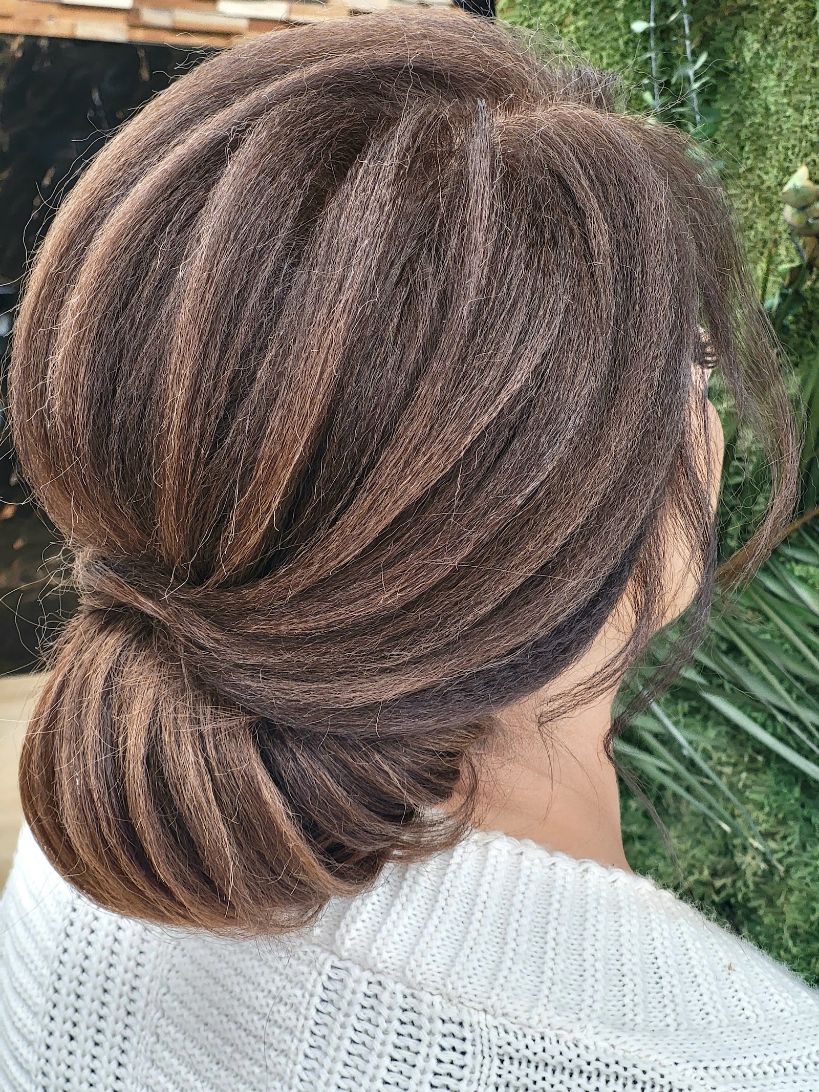 Tiefer Chignon in Braun