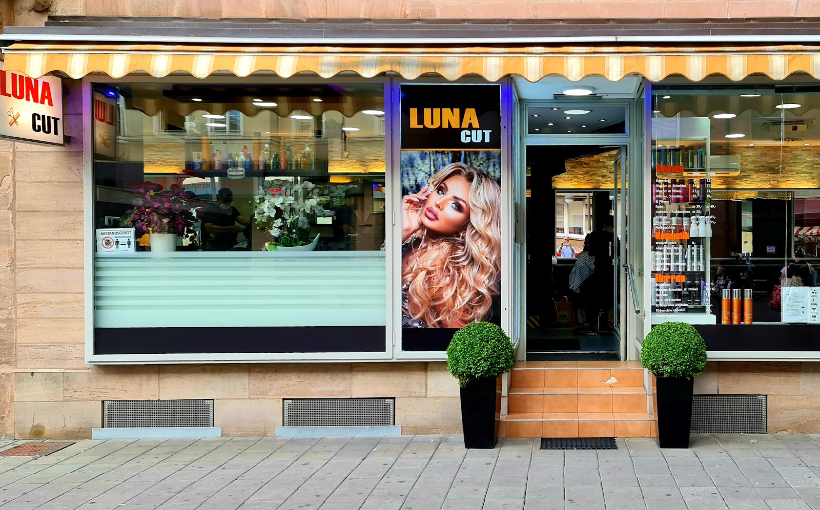 Luna Cut Kopernikusplatz, Kopernikusplatz 3, 90459 Nürnberg